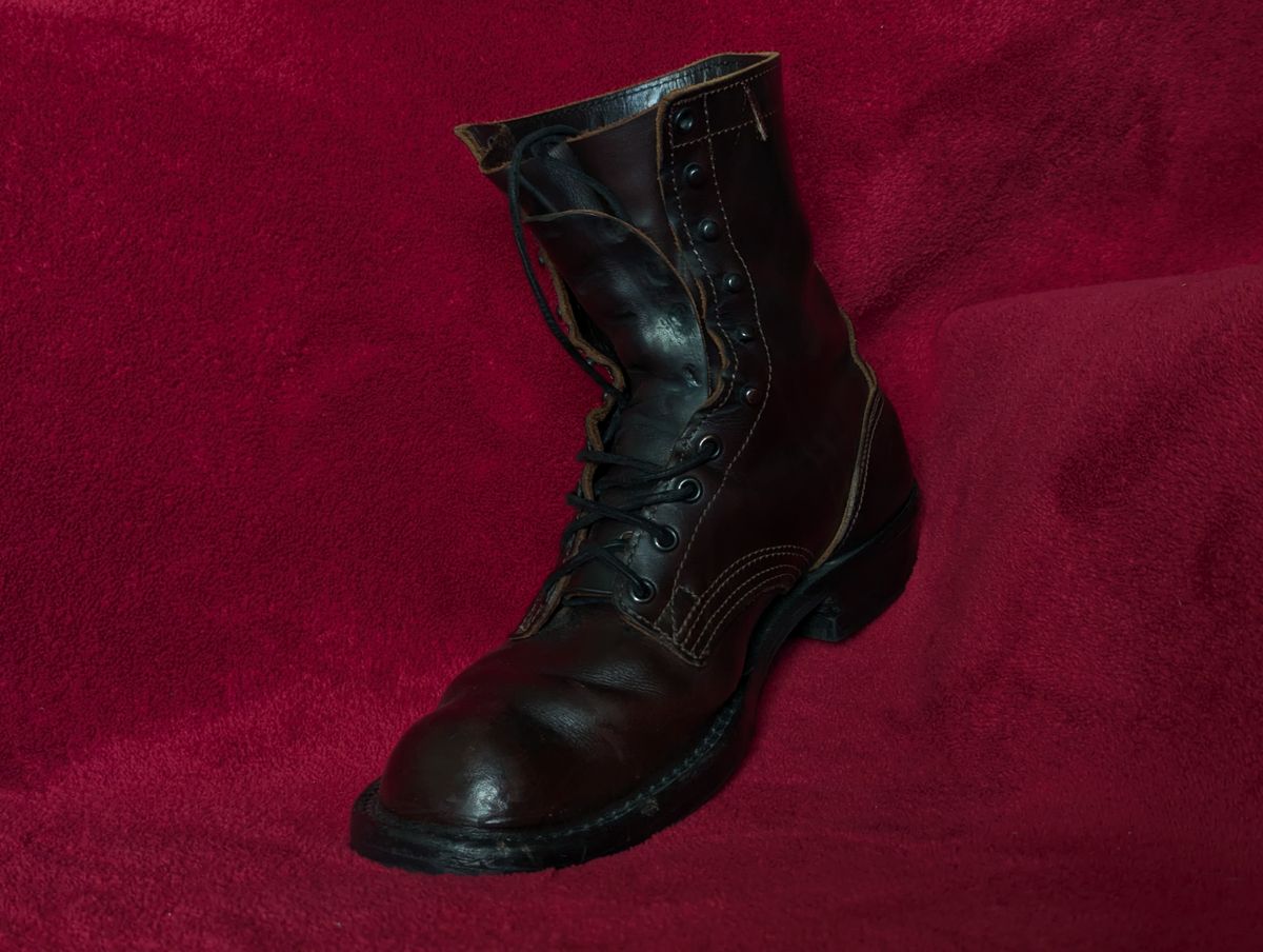 Photo by User1 on November 30, 2025 of the Nicks Custom Model in Wickett & Craig Walnut Double Stuffed.