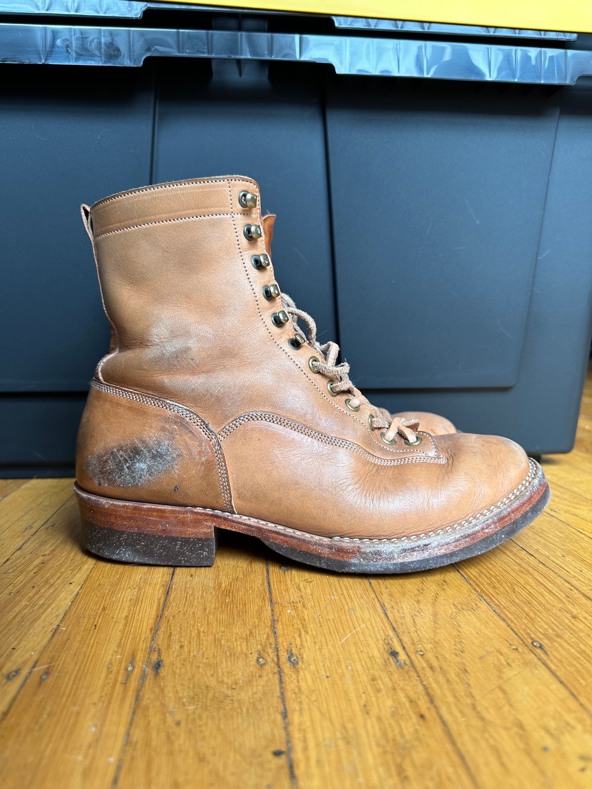 Photo by sweetchippies on February 5, 2024 of the Onderhoud LCV01 Lineman Boot in Wickett & Craig Russet Traditional Harness.