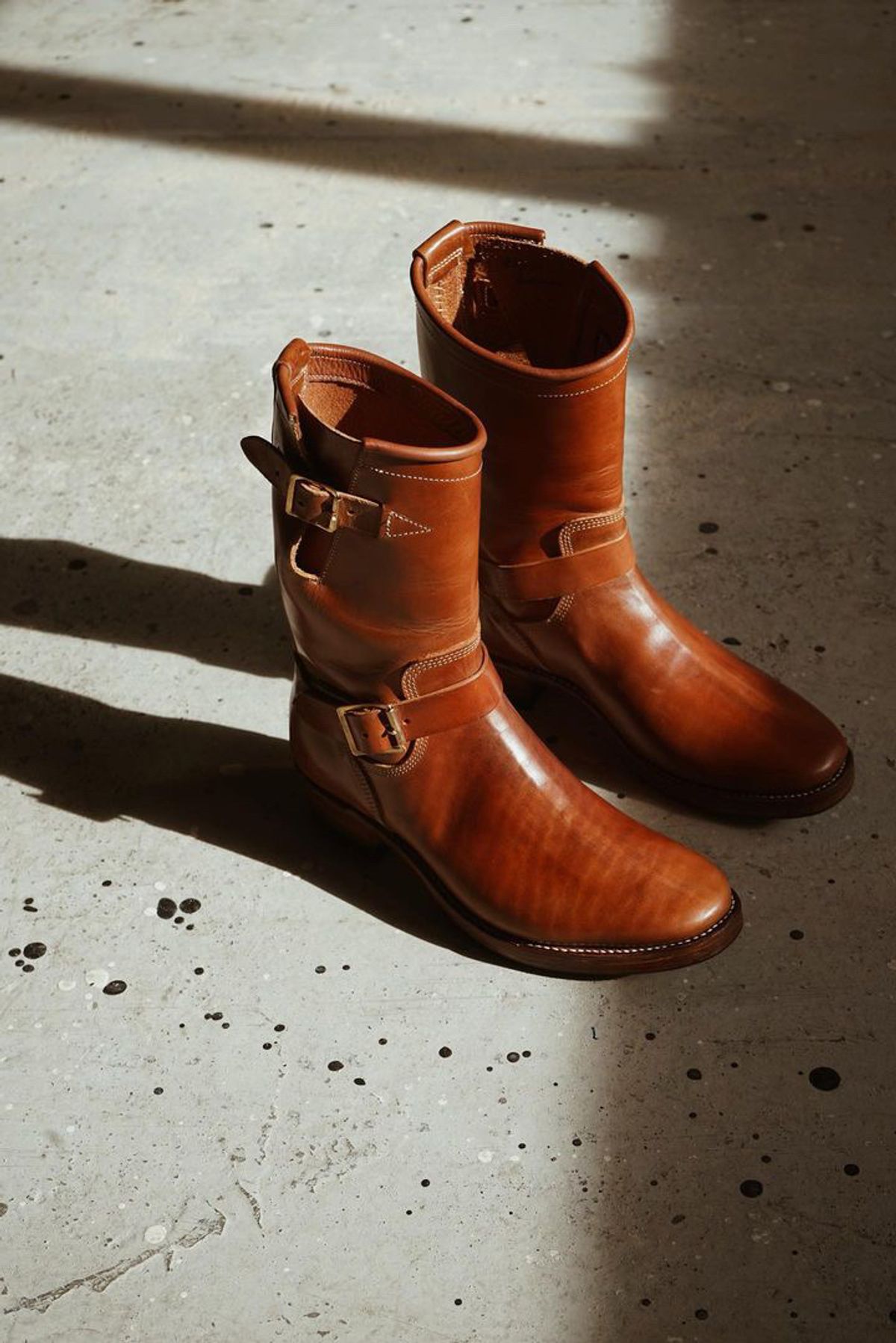 Photo by ceekayyeo on October 2, 2023 of the Raland Bootmaker Engineer Boot in Tarnsjo Garveri Vegetable Tanned Horsehide.