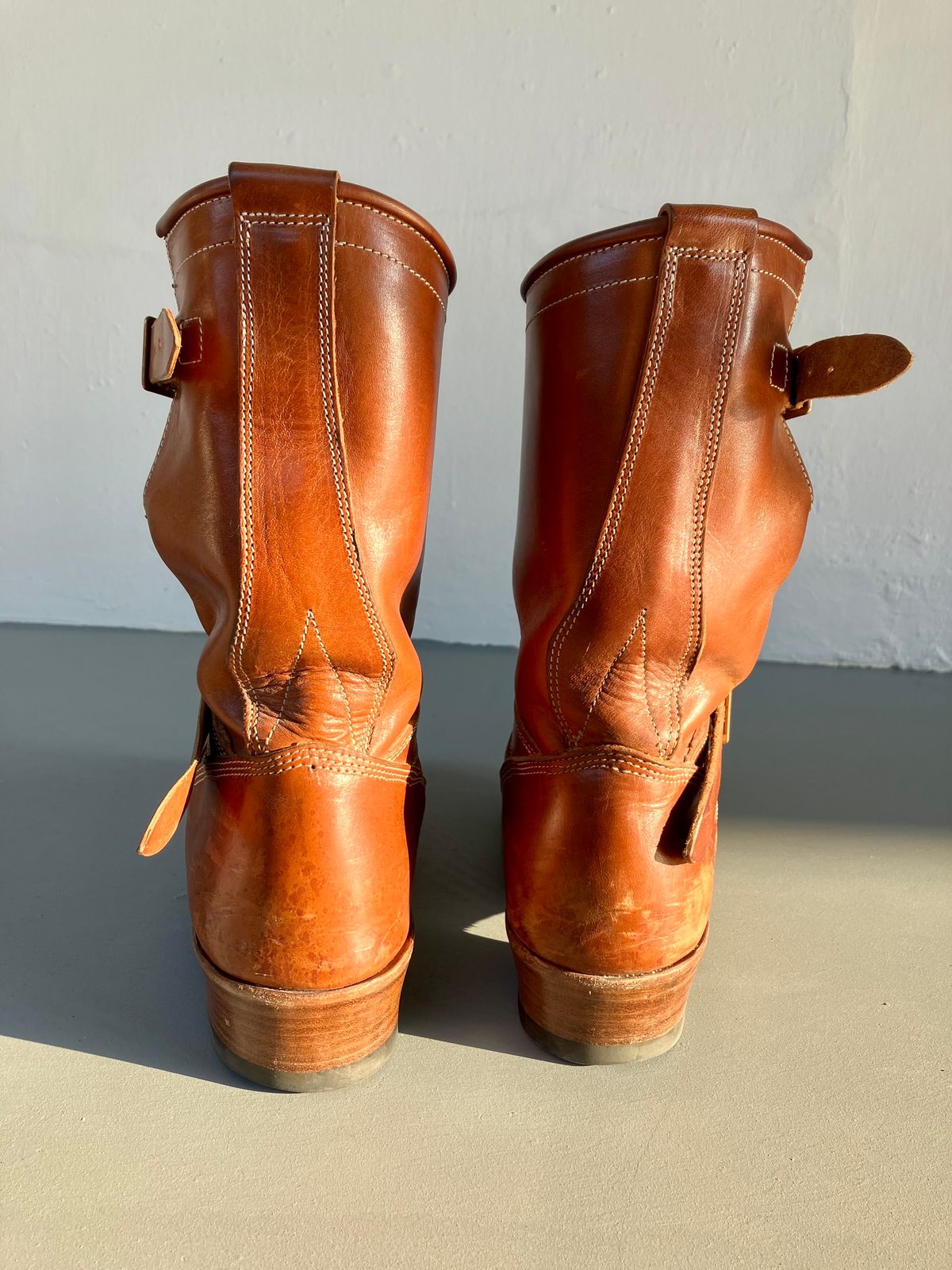 Photo by ceekayyeo on November 3, 2023 of the Raland Bootmaker Engineer Boot in Tarnsjo Garveri Vegetable Tanned Horsehide.