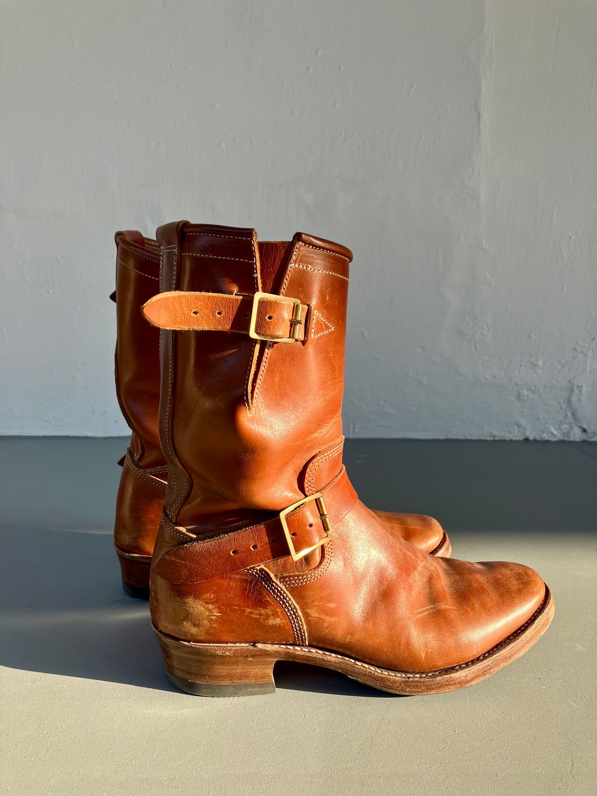 Photo by ceekayyeo on November 3, 2023 of the Raland Bootmaker Engineer Boot in Tarnsjo Garveri Vegetable Tanned Horsehide.