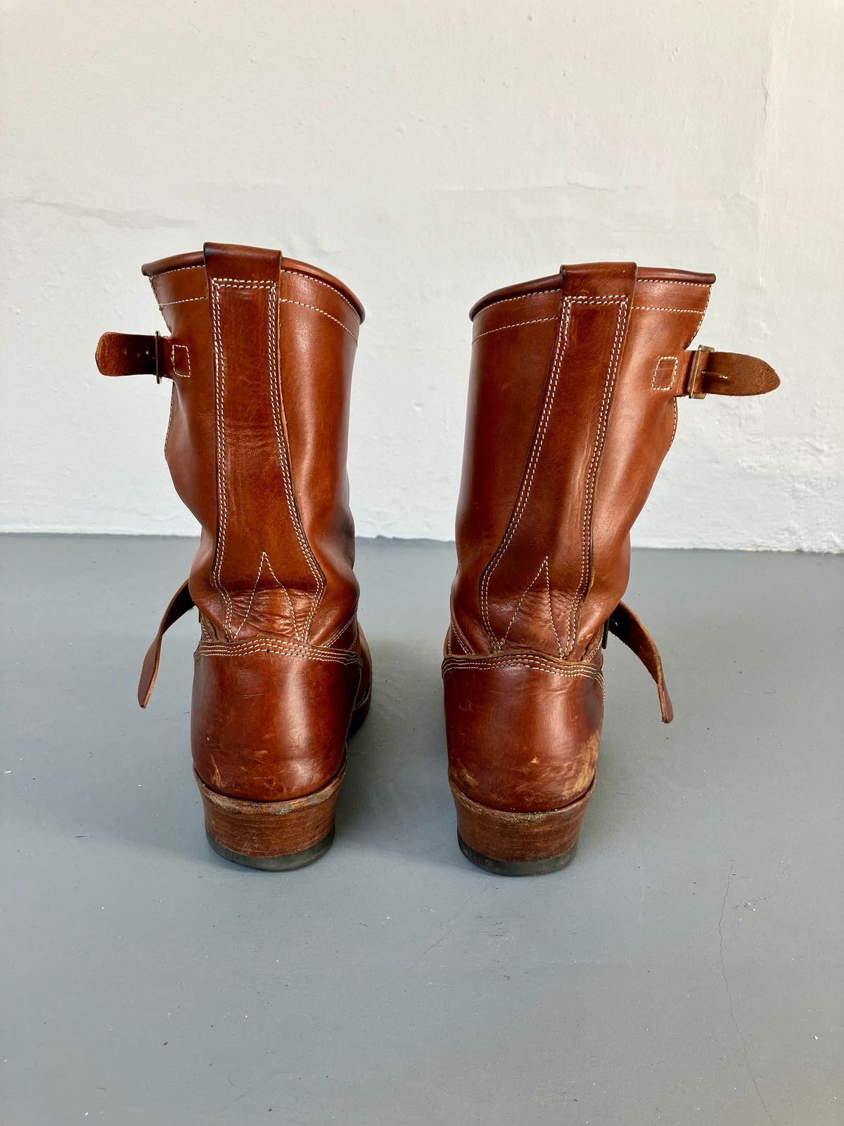 Photo by ceekayyeo on January 1, 2024 of the Raland Bootmaker Engineer Boot in Tarnsjo Garveri Vegetable Tanned Horsehide.