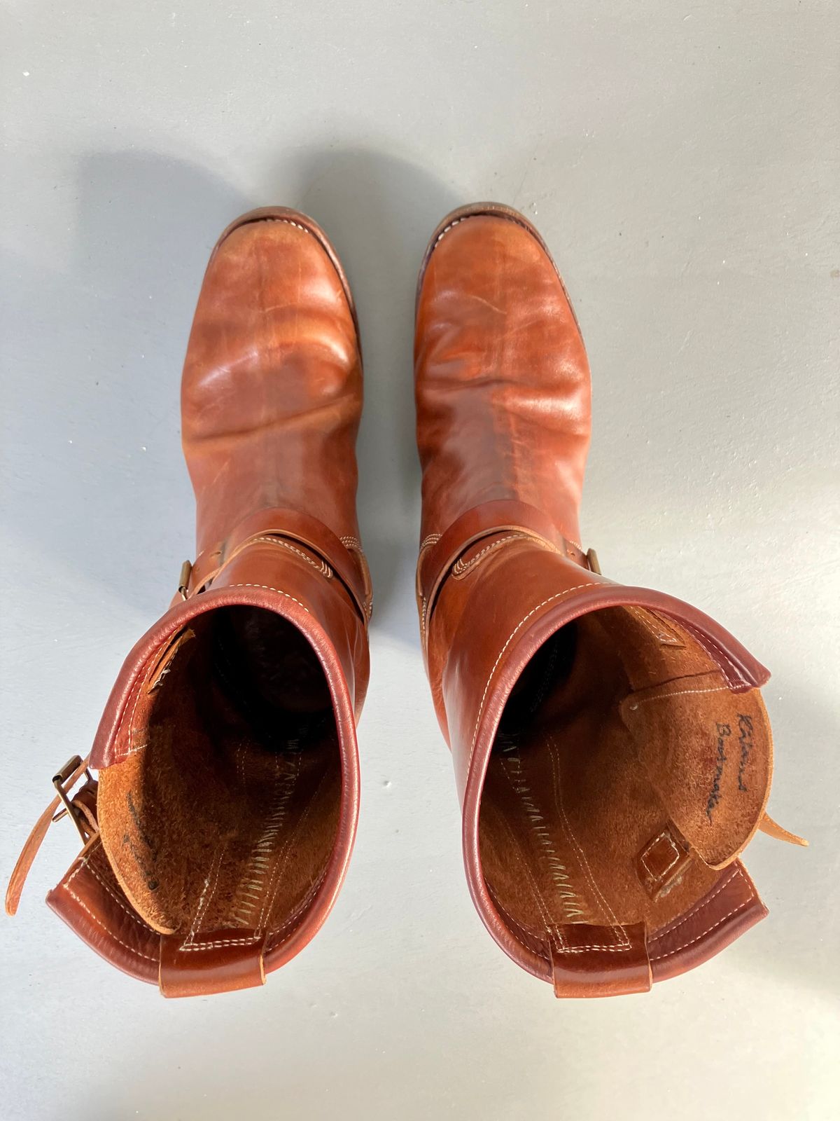 Photo by ceekayyeo on January 1, 2024 of the Raland Bootmaker Engineer Boot in Tarnsjo Garveri Vegetable Tanned Horsehide.