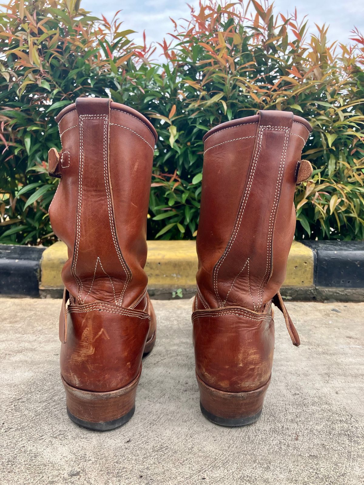 Photo by ceekayyeo on March 3, 2024 of the Raland Bootmaker Engineer Boot in Tarnsjo Garveri Vegetable Tanned Horsehide.