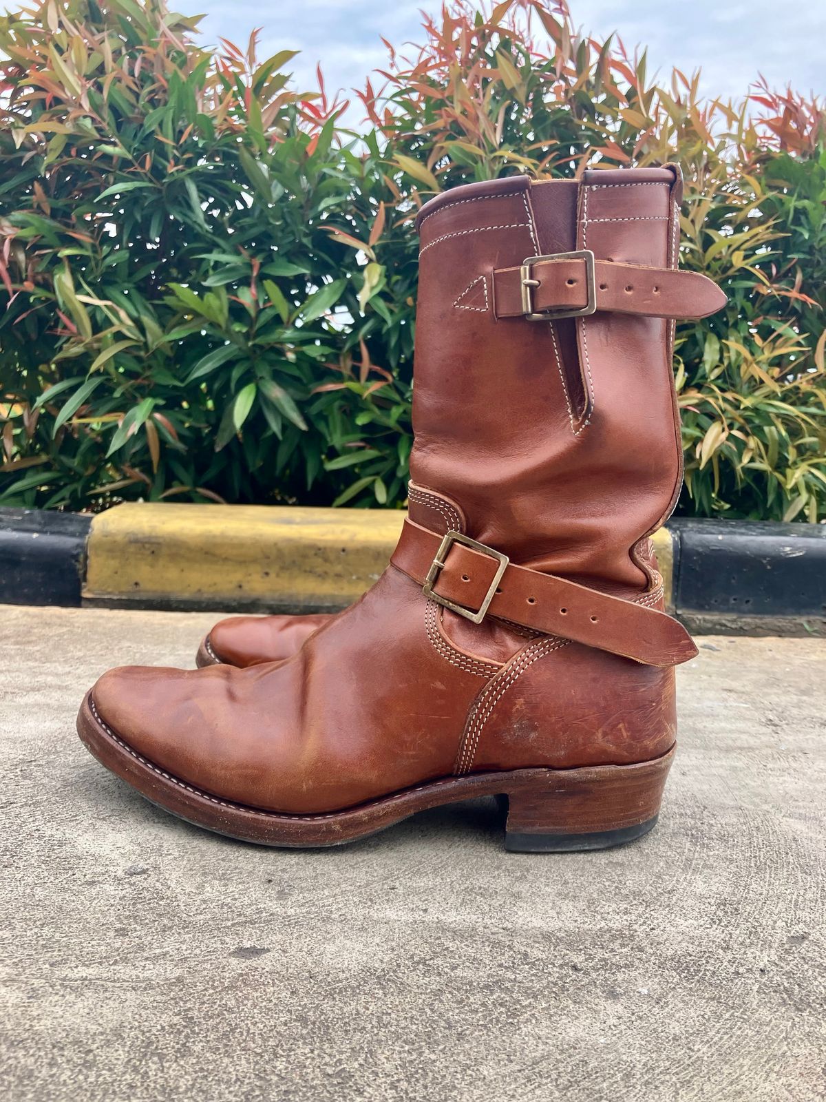 Photo by ceekayyeo on March 3, 2024 of the Raland Bootmaker Engineer Boot in Tarnsjo Garveri Vegetable Tanned Horsehide.