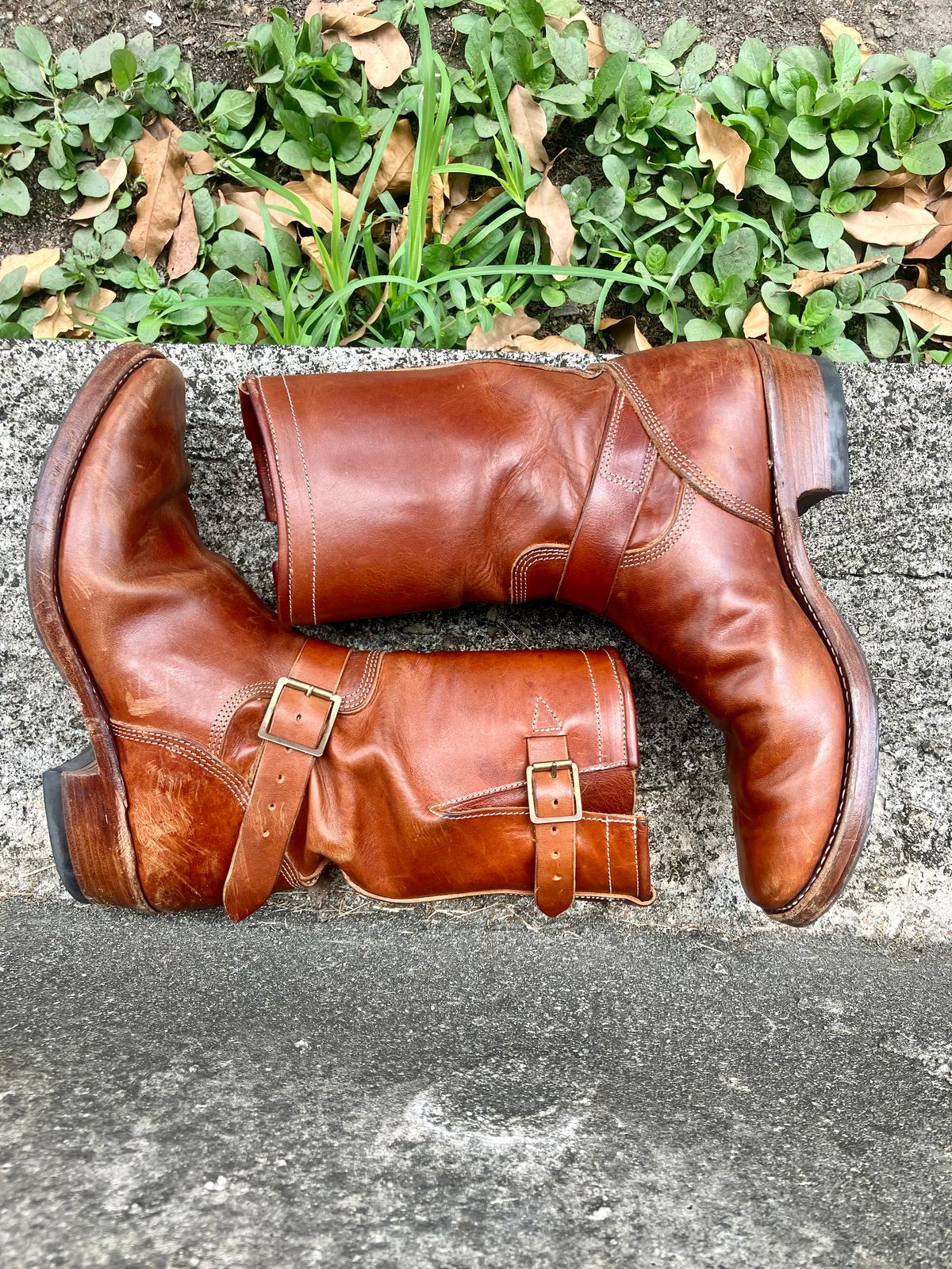 Photo by ceekayyeo on April 4, 2024 of the Raland Bootmaker Engineer Boot in Tarnsjo Garveri Vegetable Tanned Horsehide.