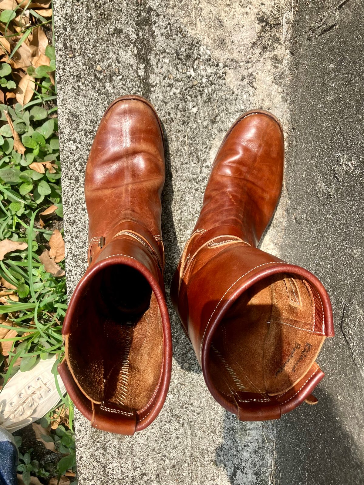 Photo by ceekayyeo on April 4, 2024 of the Raland Bootmaker Engineer Boot in Tarnsjo Garveri Vegetable Tanned Horsehide.