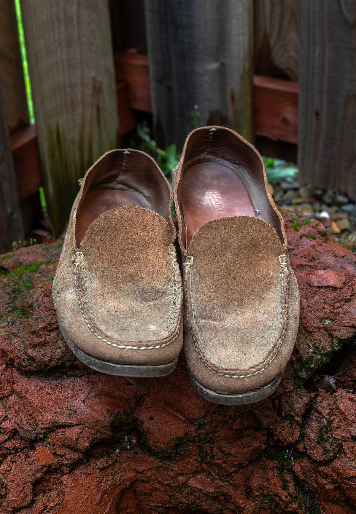 Photo by Frontinstein on March 5, 2024 of the Rancourt & Co. Bristol Venetian in Horween Marine Field Roughout.