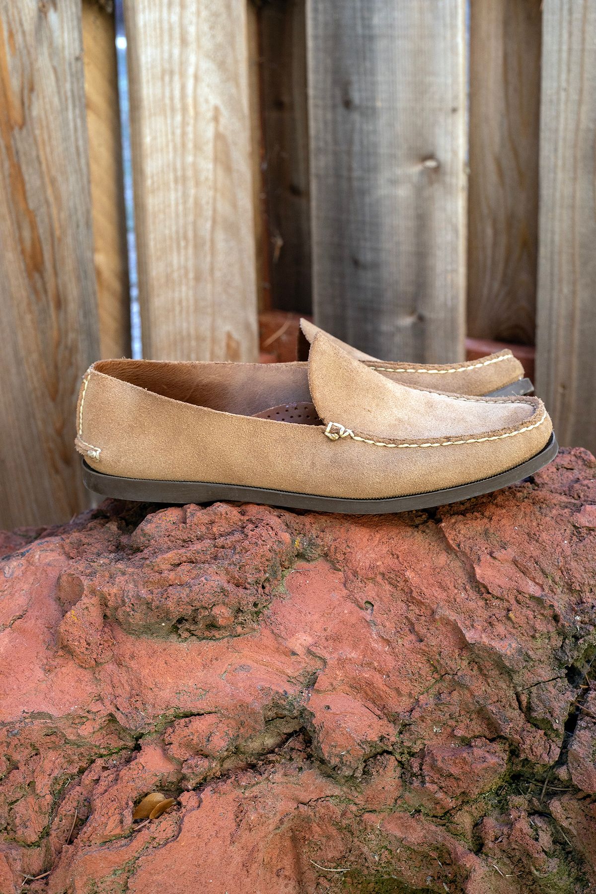 Photo by Frontinstein on November 1, 2023 of the Rancourt & Co. Bristol Venetian in Horween Marine Field Roughout.