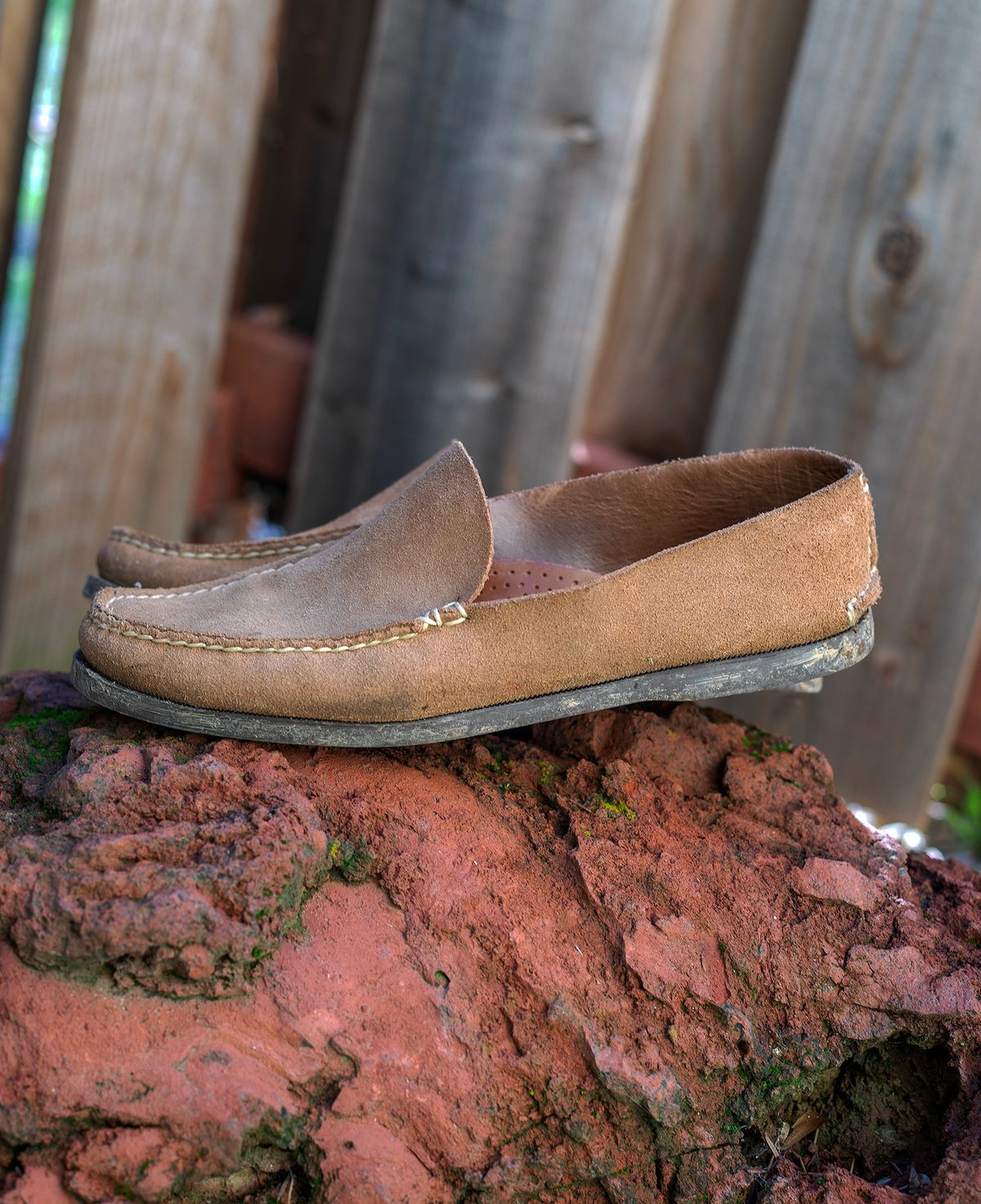 Photo by Frontinstein on December 1, 2023 of the Rancourt & Co. Bristol Venetian in Horween Marine Field Roughout.