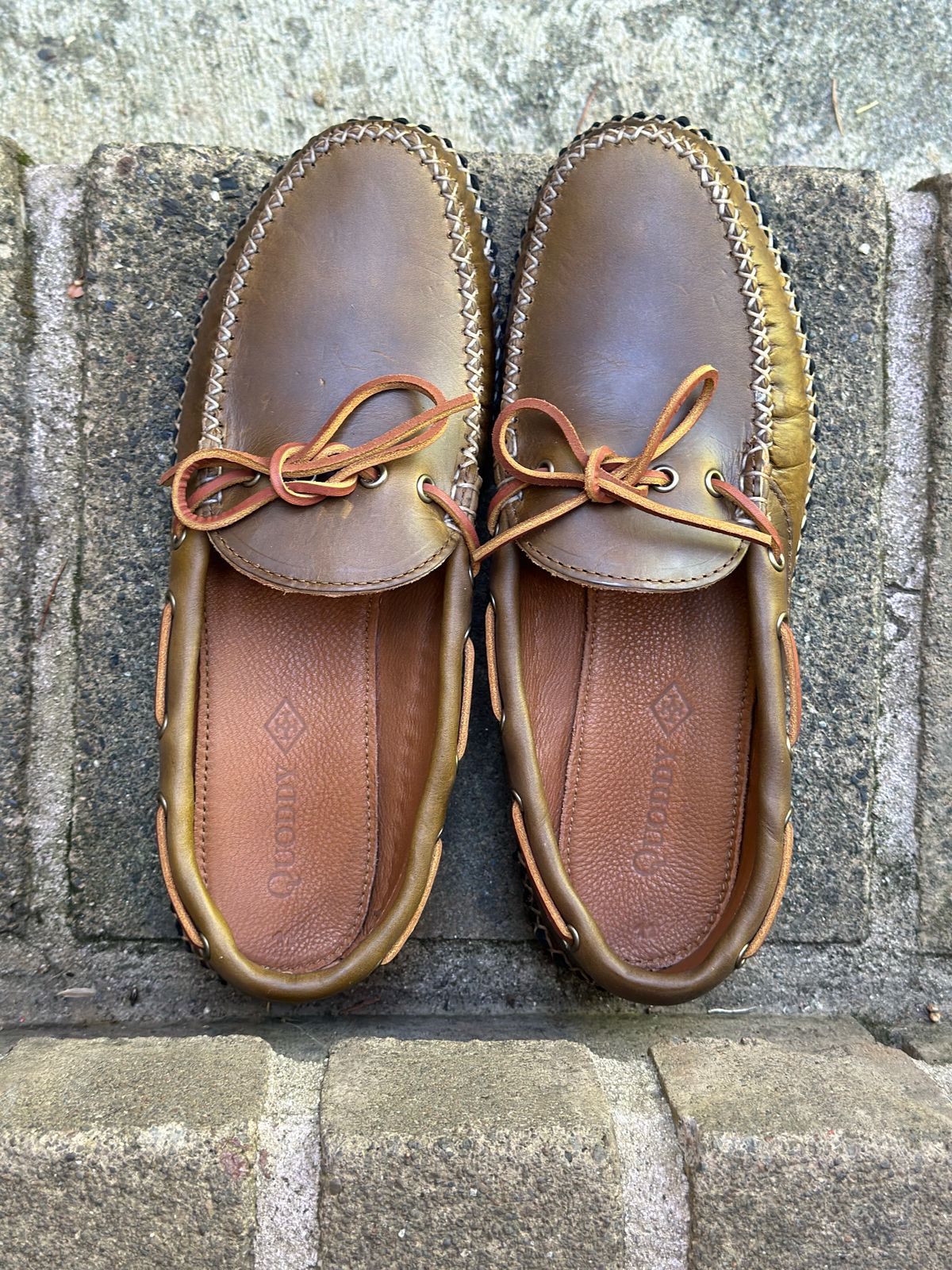 Photo by Frontinstein on October 1, 2022 of the Quoddy Canoe Moc II in Horween Olive Chromexcel.