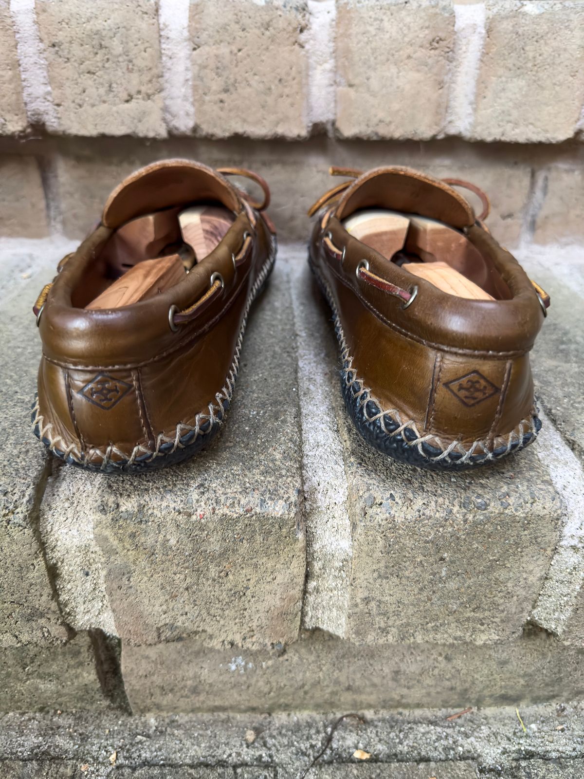 Photo by Frontinstein on November 1, 2022 of the Quoddy Canoe Moc II in Horween Olive Chromexcel.