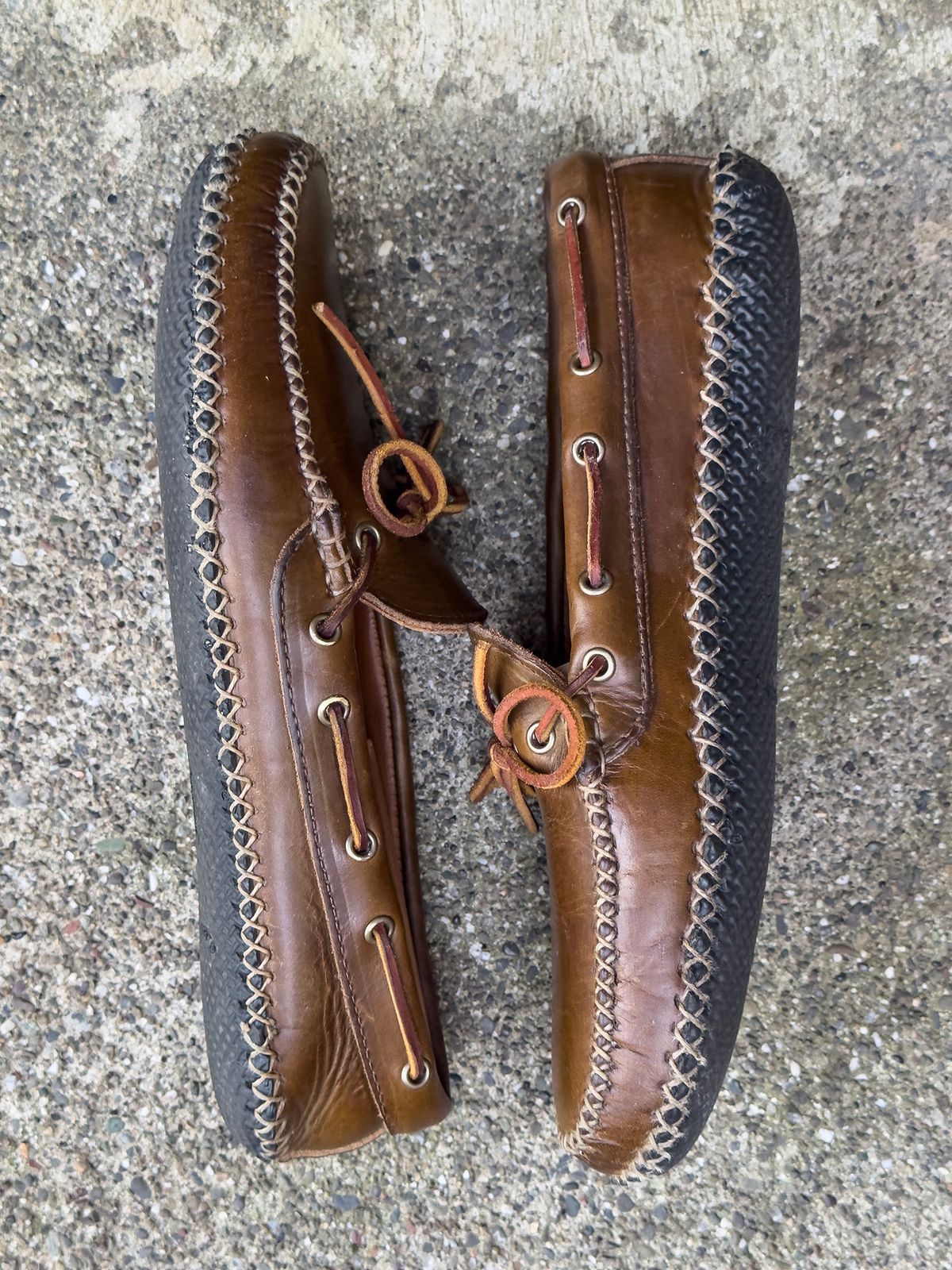 Photo by Frontinstein on November 1, 2022 of the Quoddy Canoe Moc II in Horween Olive Chromexcel.