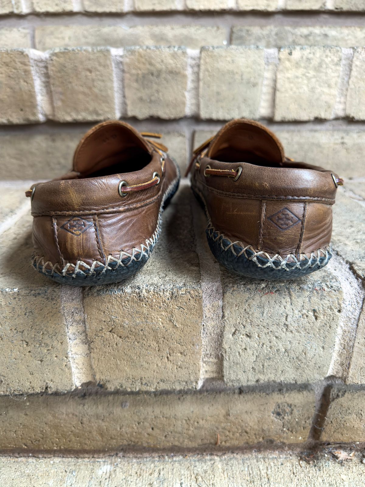 Photo by Frontinstein on December 1, 2022 of the Quoddy Canoe Moc II in Horween Olive Chromexcel.