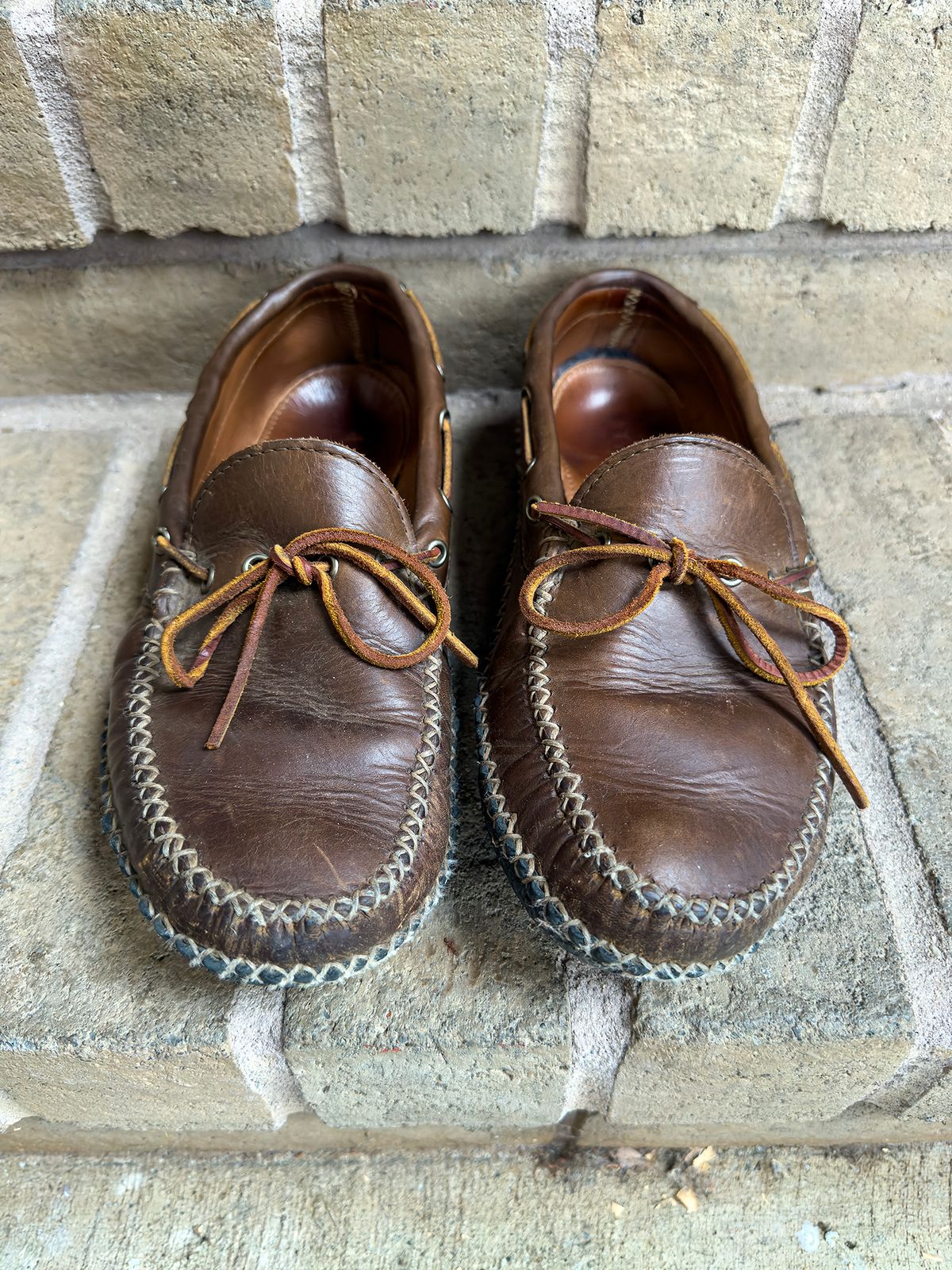 Photo by Frontinstein on December 1, 2022 of the Quoddy Canoe Moc II in Horween Olive Chromexcel.