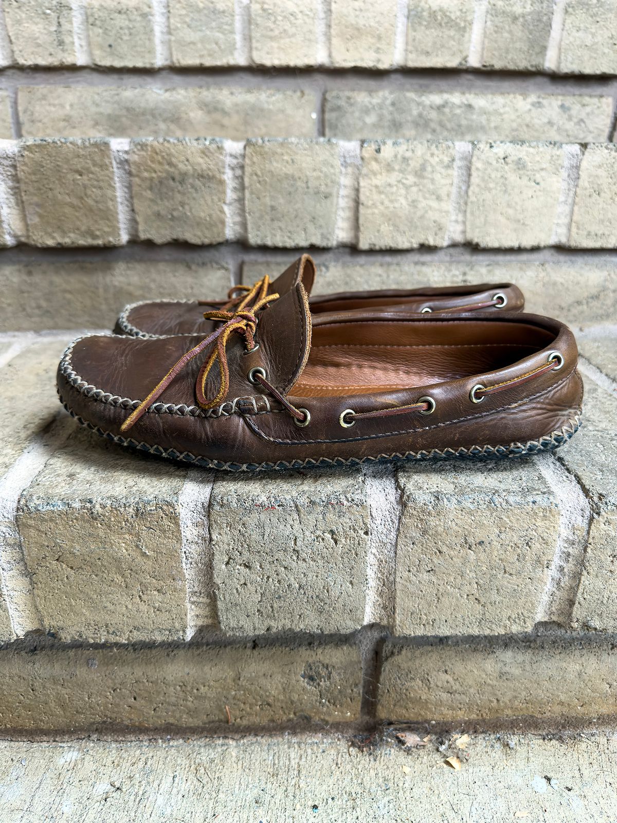 Photo by Frontinstein on December 1, 2022 of the Quoddy Canoe Moc II in Horween Olive Chromexcel.
