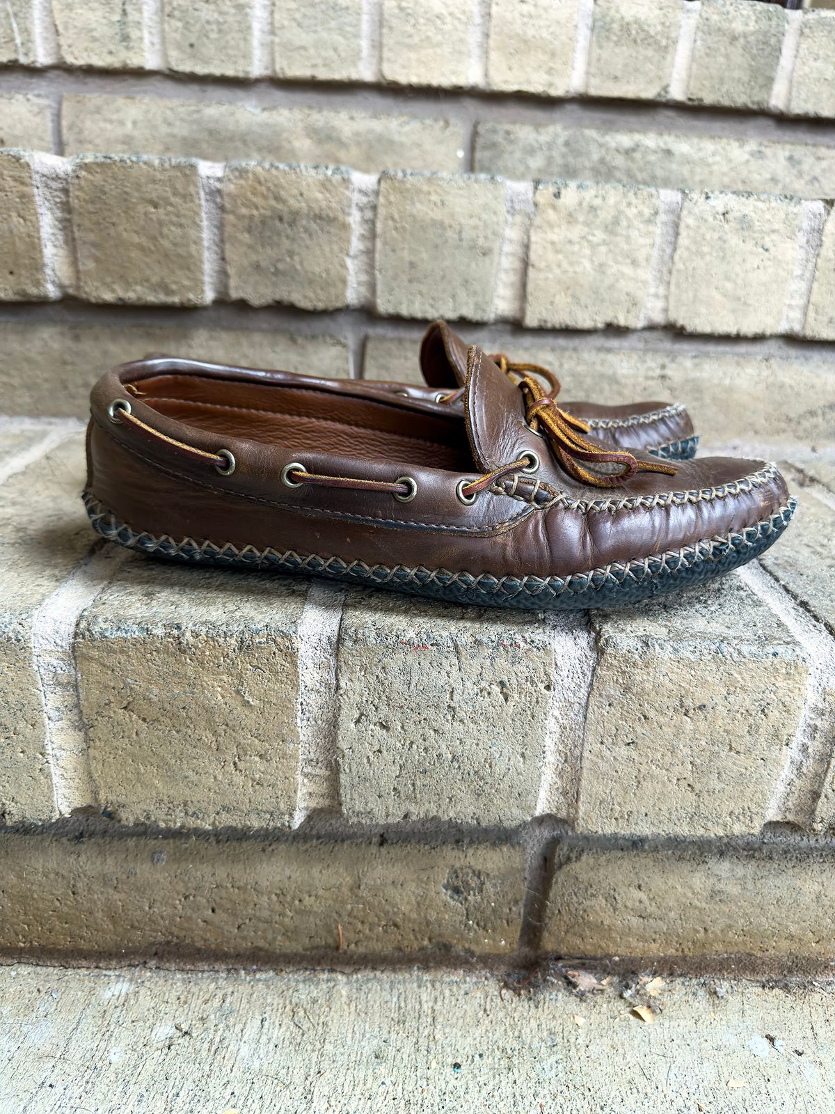 Photo by Frontinstein on December 1, 2022 of the Quoddy Canoe Moc II in Horween Olive Chromexcel.