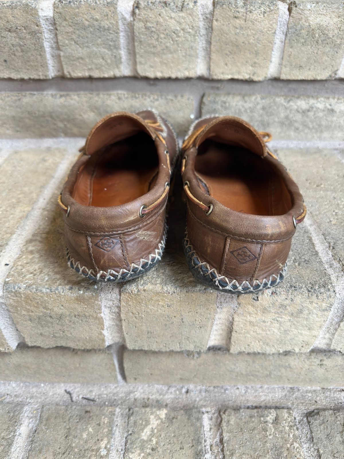 Photo by Frontinstein on January 2, 2023 of the Quoddy Canoe Moc II in Horween Olive Chromexcel.