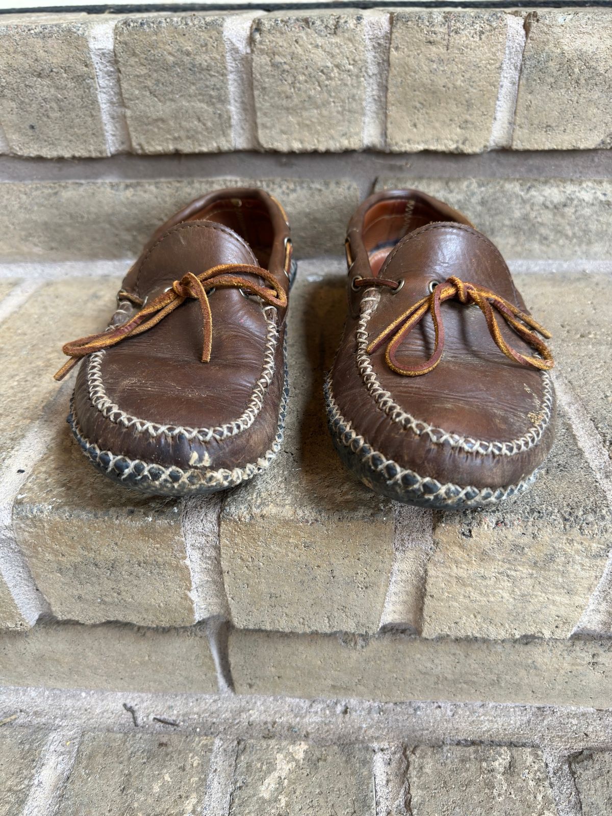 Photo by Frontinstein on January 2, 2023 of the Quoddy Canoe Moc II in Horween Olive Chromexcel.