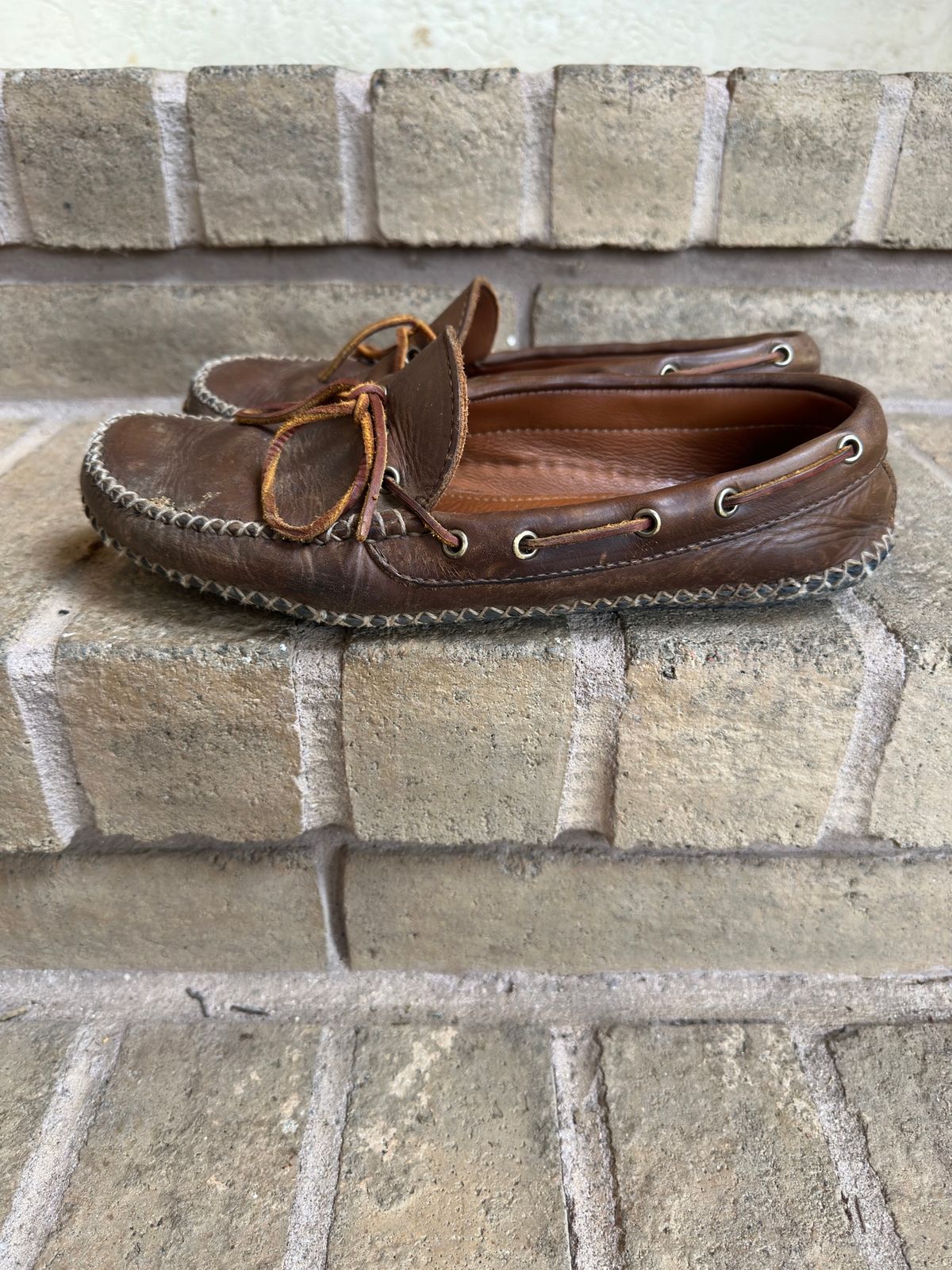 Photo by Frontinstein on January 2, 2023 of the Quoddy Canoe Moc II in Horween Olive Chromexcel.