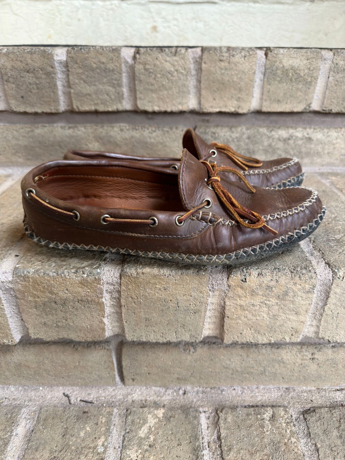 Photo by Frontinstein on January 2, 2023 of the Quoddy Canoe Moc II in Horween Olive Chromexcel.