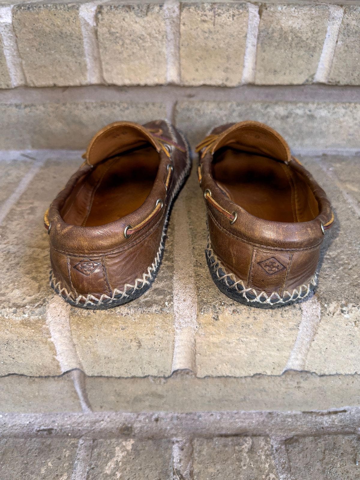 Photo by Frontinstein on February 1, 2023 of the Quoddy Canoe Moc II in Horween Olive Chromexcel.