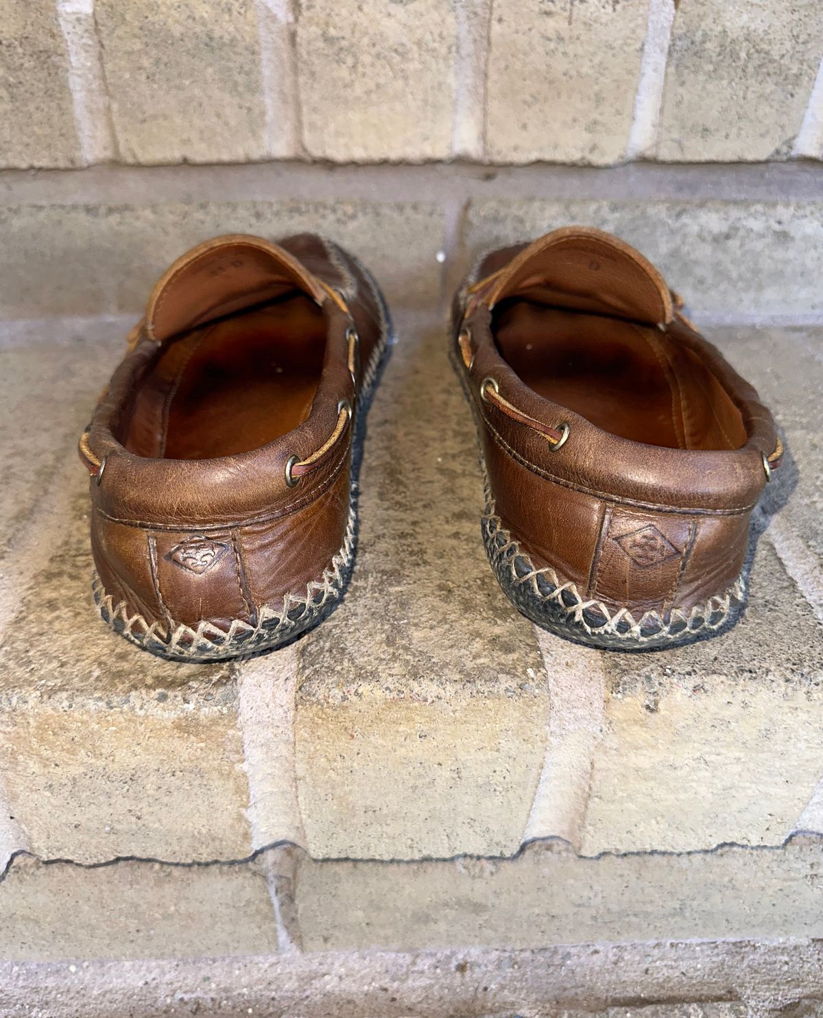 Photo by Frontinstein on March 1, 2023 of the Quoddy Canoe Moc II in Horween Olive Chromexcel.