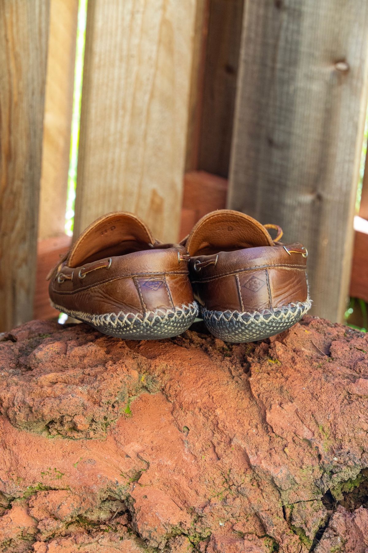 Photo by Frontinstein on April 1, 2023 of the Quoddy Canoe Moc II in Horween Olive Chromexcel.