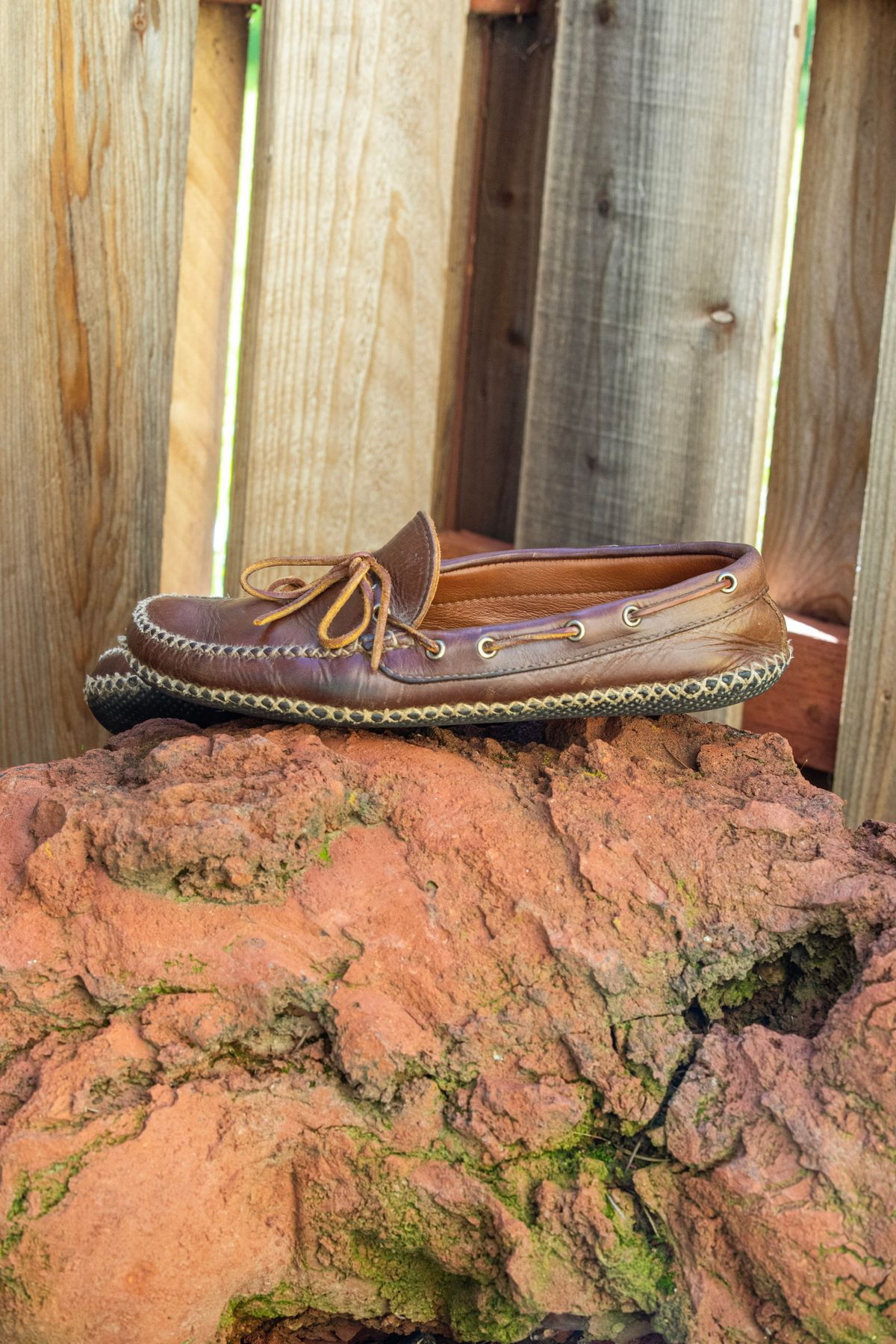 Photo by Frontinstein on April 1, 2023 of the Quoddy Canoe Moc II in Horween Olive Chromexcel.