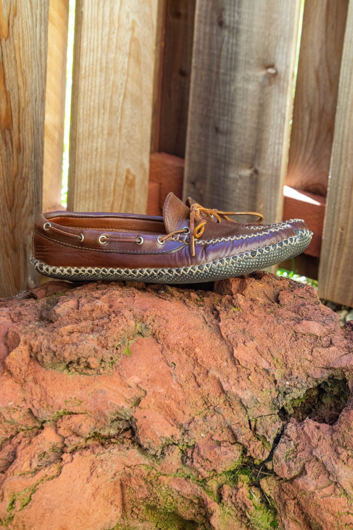 Photo by Frontinstein on April 1, 2023 of the Quoddy Canoe Moc II in Horween Olive Chromexcel.