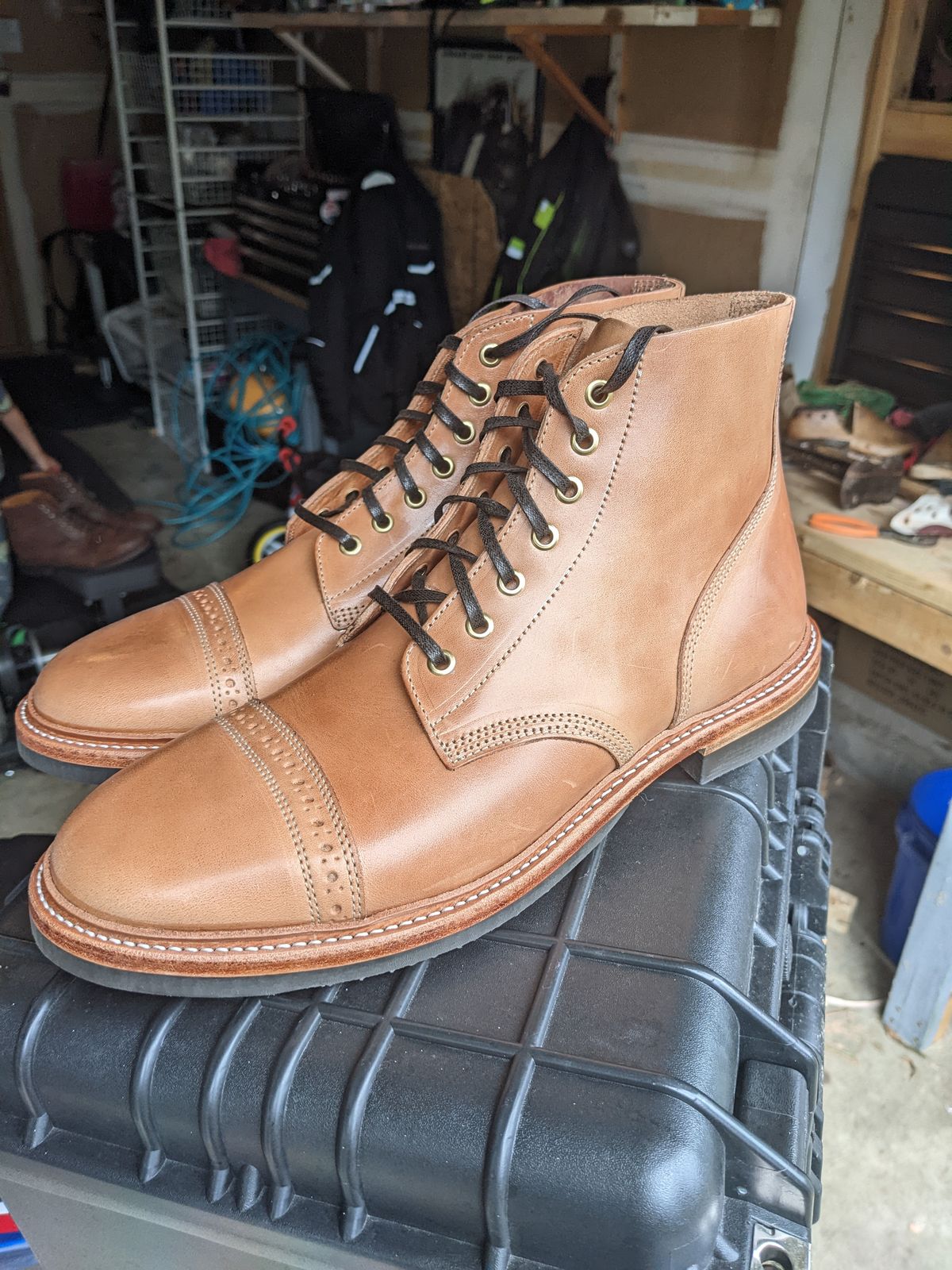 Photo by boot.on.stump on October 1, 2022 of the Oak Street Bootmakers Field Boot in Maryam Natural Horsebutt.