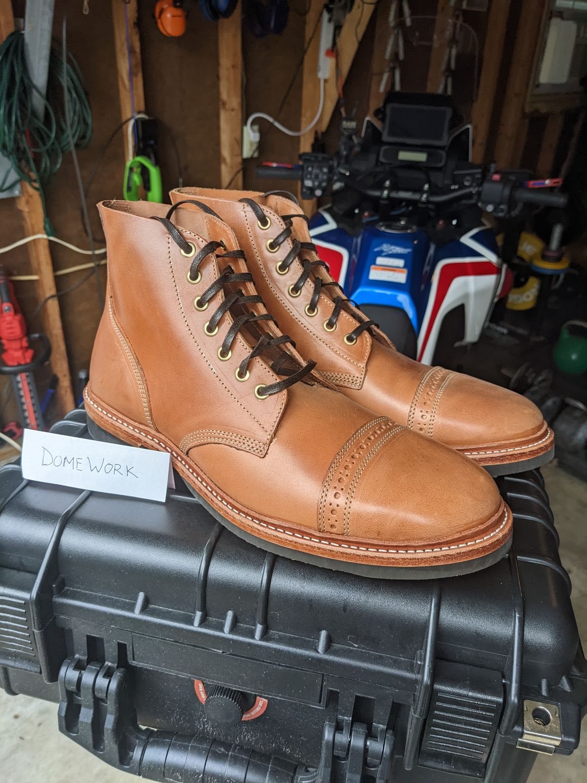 Photo by boot.on.stump on October 1, 2022 of the Oak Street Bootmakers Field Boot in Maryam Natural Horsebutt.
