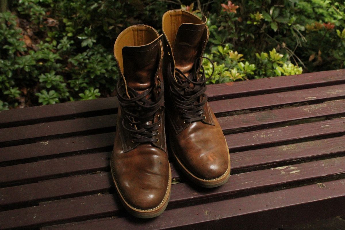 Photo by bars_grover23 on May 31, 2025 of the Sagara Sagara / Marine Dress Boots in Rocado Brown Marbled Shell Cordovan.