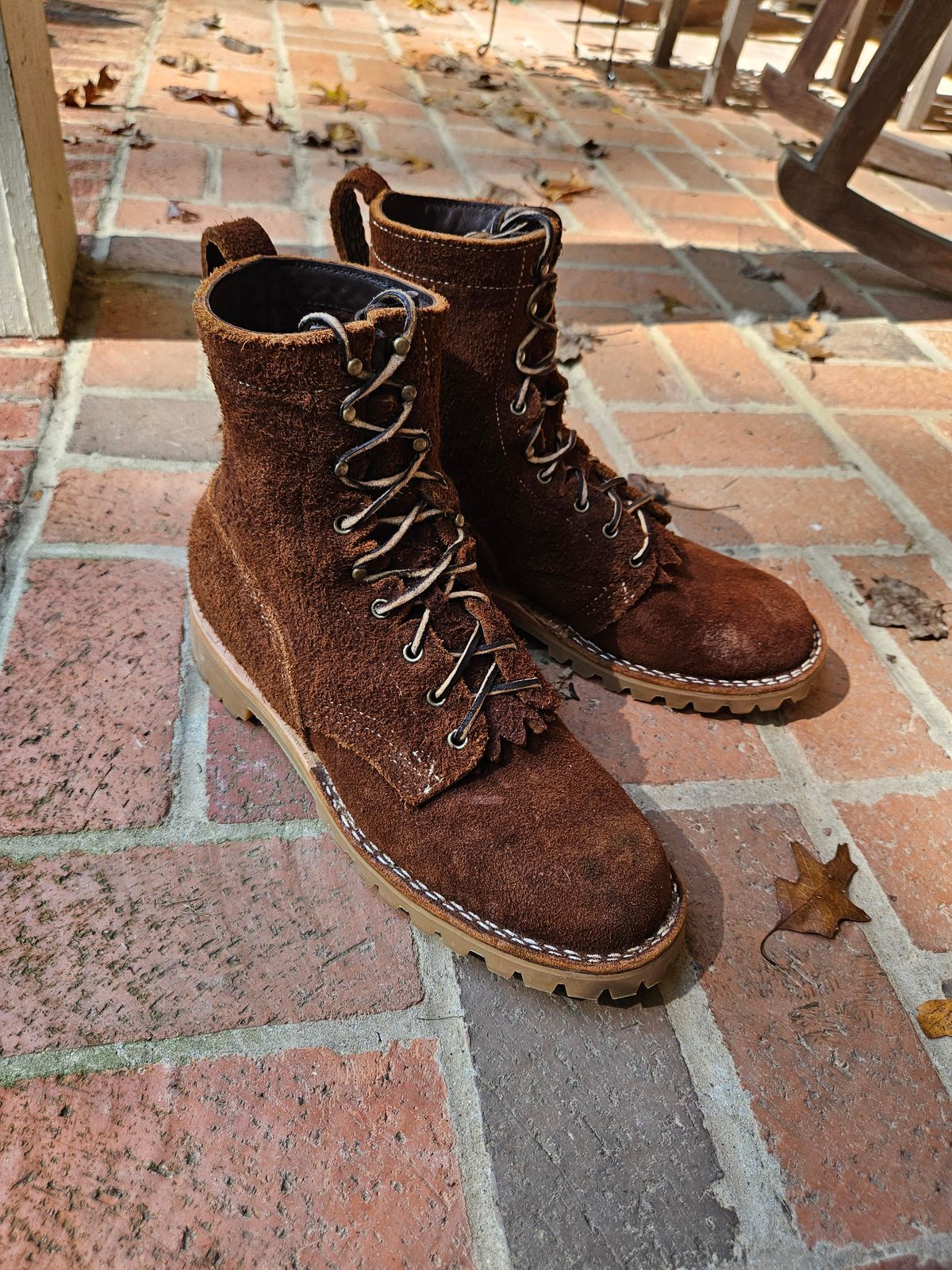 Photo by bars_grover23 on September 28, 2024 of the JK Boots Bear Slayer in JK Boots / Bison Roughout.