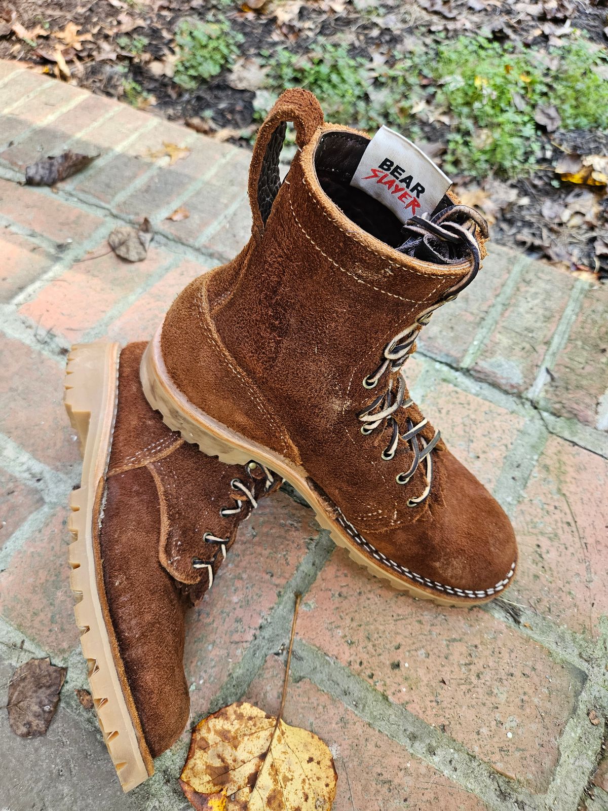 Photo by bars_grover23 on September 28, 2024 of the JK Boots Bear Slayer in JK Boots / Bison Roughout.