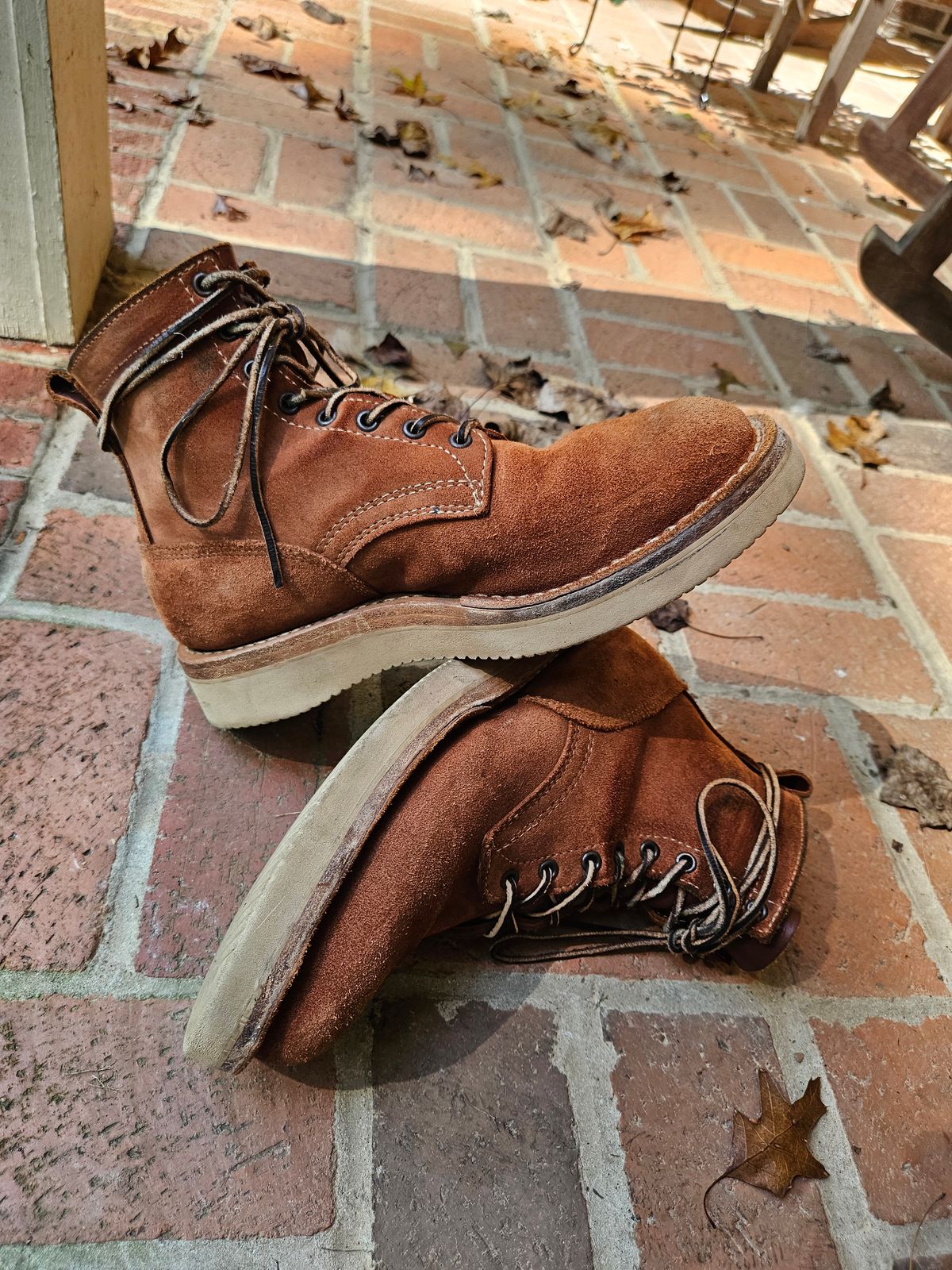 Photo by bars_grover23 on September 28, 2024 of the White's C350-CS in Seidel Red Dog Oil Tan Roughout.