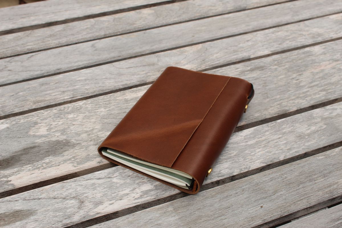 Photo by bars_grover23 on October 2, 2025 of the Self-Made Daily Driver Journal in Seidel Natural Double Shot & Horween Orange Predator.