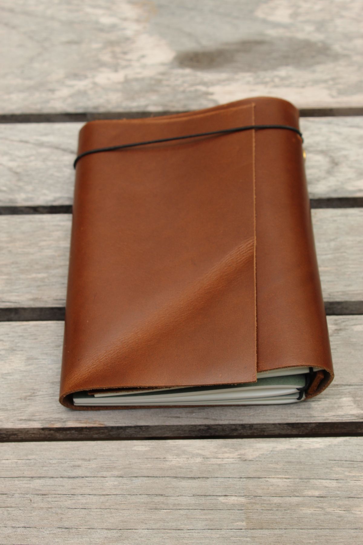 Photo by bars_grover23 on October 2, 2025 of the Self-Made Daily Driver Journal in Seidel Natural Double Shot & Horween Orange Predator.