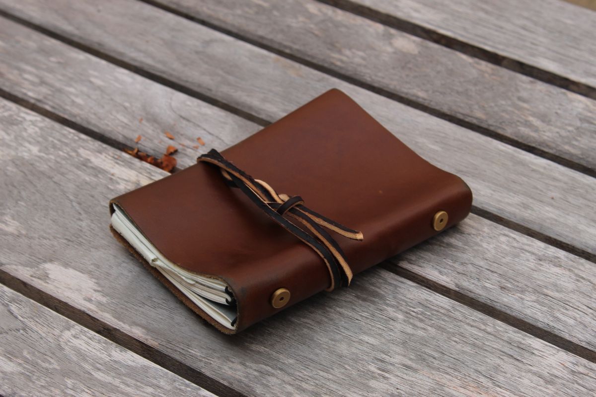 Photo by bars_grover23 on November 2, 2025 of the Self-Made Daily Driver Journal in Seidel Natural Double Shot & Horween Orange Predator.