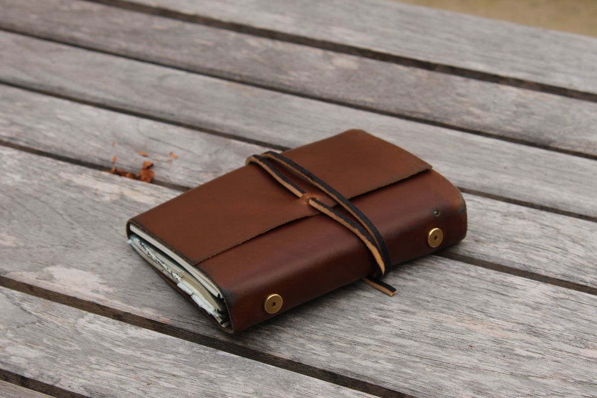 Photo by bars_grover23 on November 2, 2025 of the Self-Made Daily Driver Journal in Seidel Natural Double Shot & Horween Orange Predator.