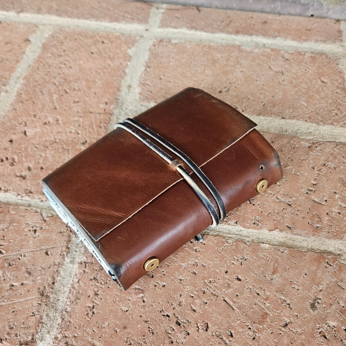 Photo by bars_grover23 on December 5, 2025 of the Self-Made Daily Driver Journal in Seidel Natural Double Shot & Horween Orange Predator.