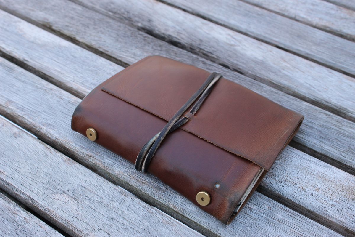 Photo by bars_grover23 on February 5, 2026 of the Self-Made Daily Driver Journal in Seidel Natural Double Shot & Horween Orange Predator.