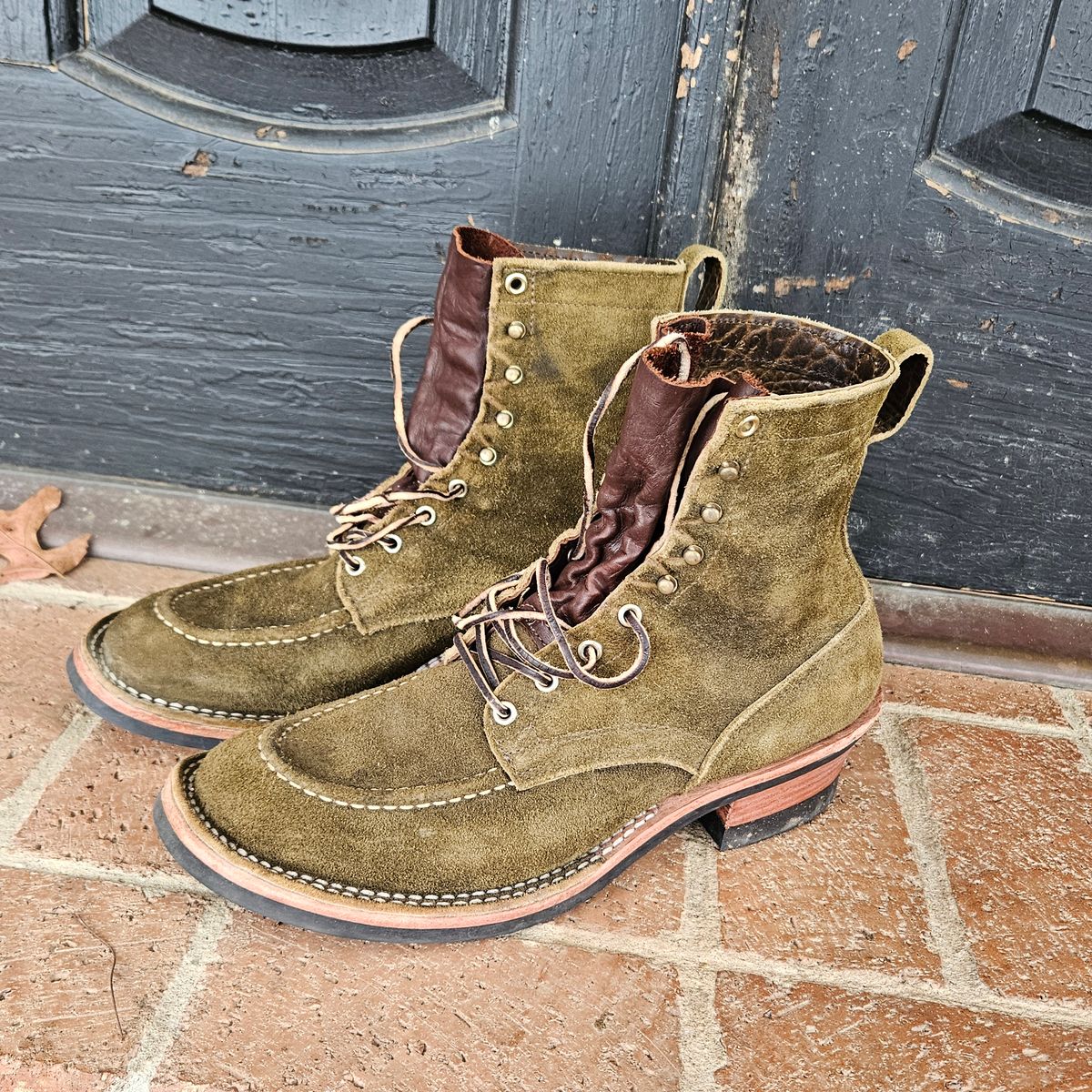 Photo by bars_grover23 on December 5, 2025 of the Nicks MTO in Law Tanning Olive Roughout Shruken Bison.