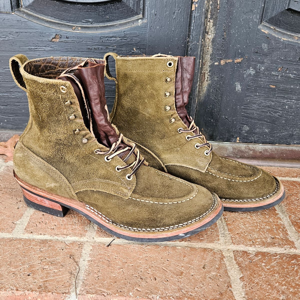 Photo by bars_grover23 on December 5, 2025 of the Nicks MTO in Law Tanning Olive Roughout Shruken Bison.