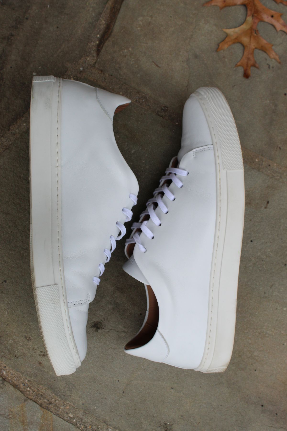 Photo by bars_grover23 on February 2, 2025 of the Goral Mellor II in Mastrotto White Calfskin.