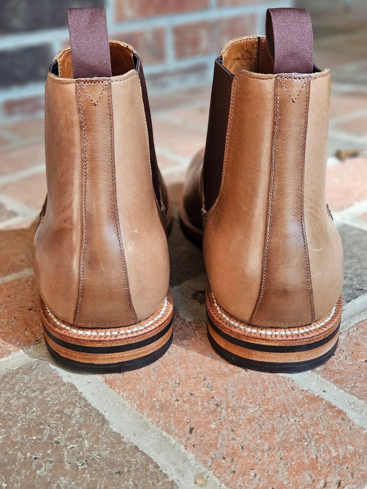 Photo by bars_grover23 on September 28, 2024 of the Grant Stone Chelsea Boot in Horween Natural Chromexcel.