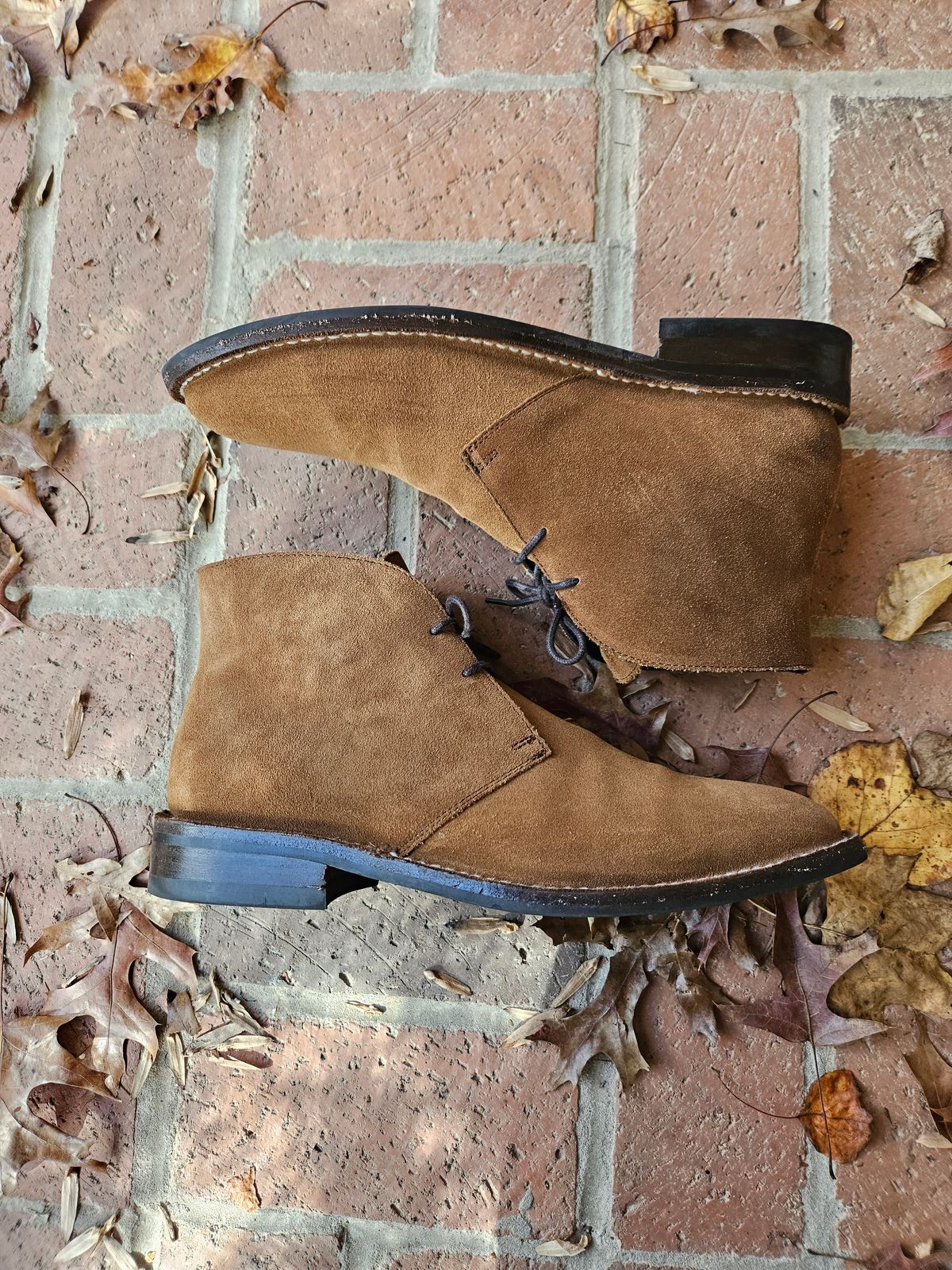 Photo by bars_grover23 on November 4, 2023 of the Thursday Scout in Cognac WeatherSafe Suede.