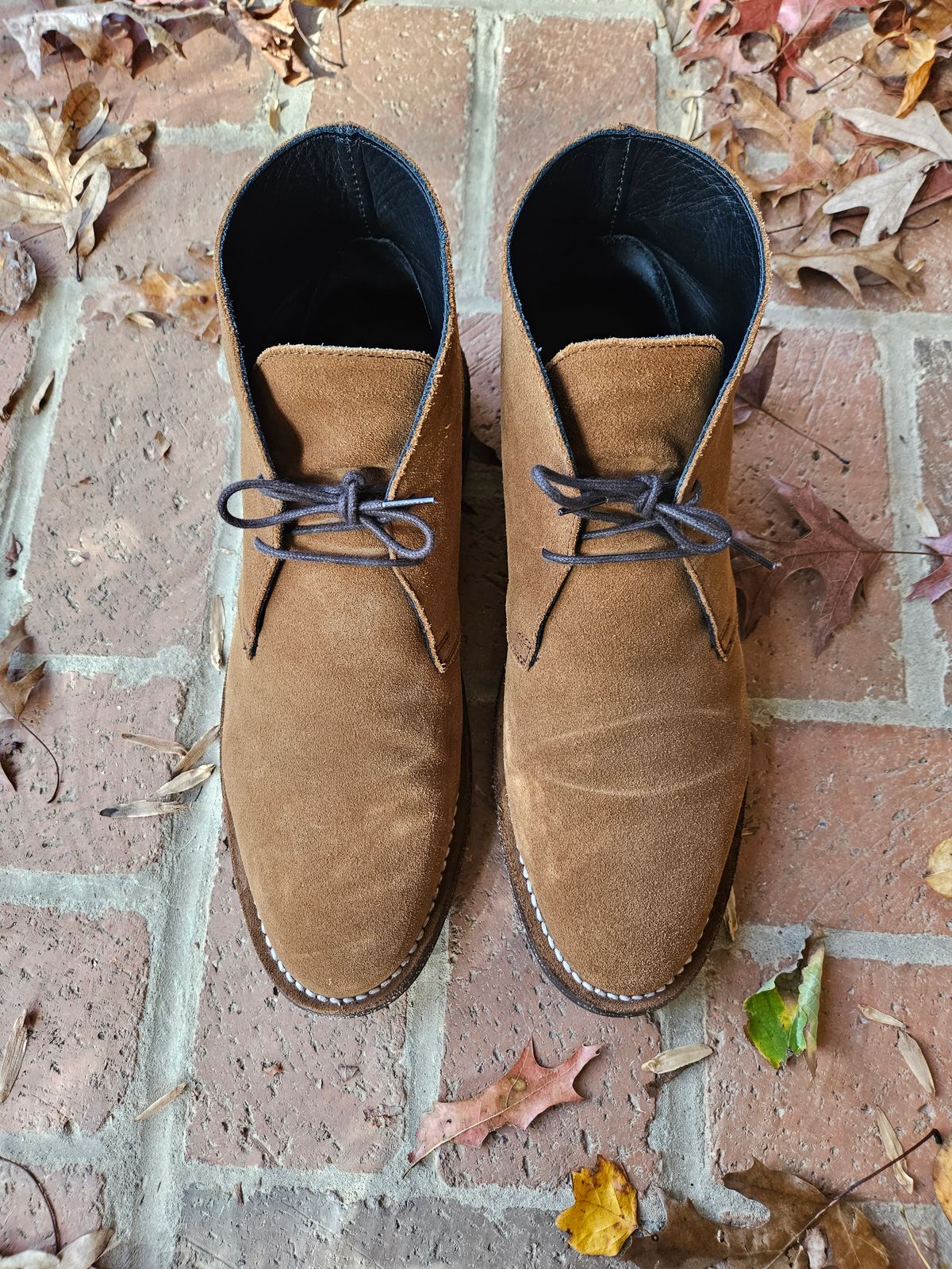 Photo by bars_grover23 on November 4, 2023 of the Thursday Scout in Cognac WeatherSafe Suede.