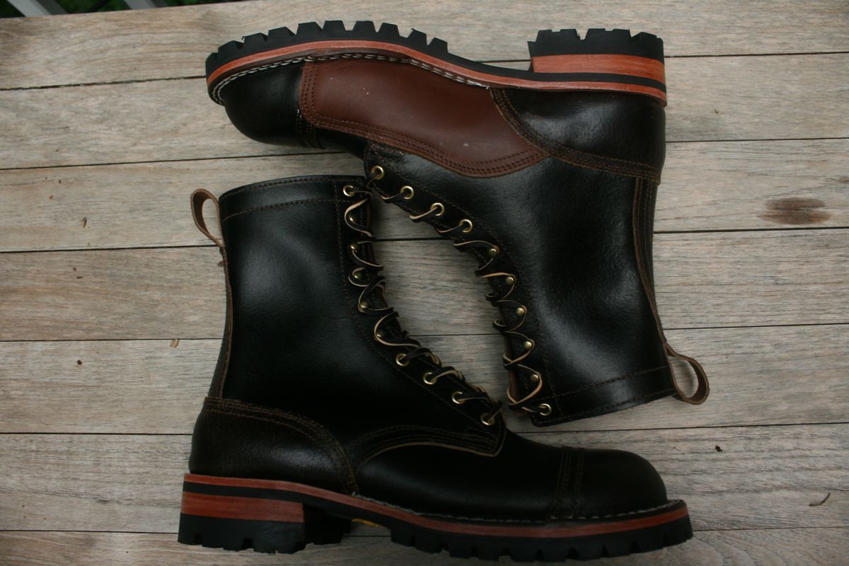 Photo by bars_grover23 on July 18, 2025 of the Nicks x Rose Anvil ND1 in Horween Brown Waxed Flesh & Seidel 1964 Brown.