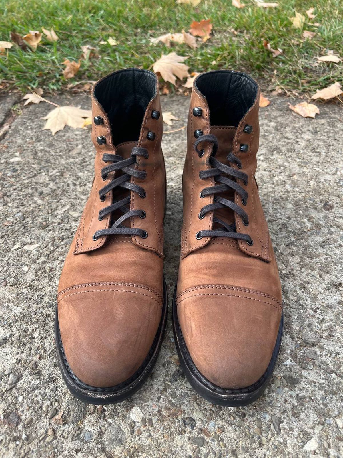 Photo by bars_grover23 on November 5, 2022 of the Thursday Captain in Terracotta Full Grain.